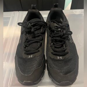 Men’s size 11.5 under armor sneakers